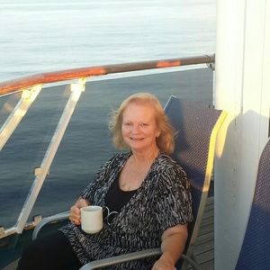 Meet your Posher, Leslie